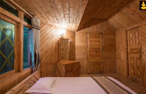 Kotkhai Autre | Livingstone Ojuven Adventure Tree House, Kothkai