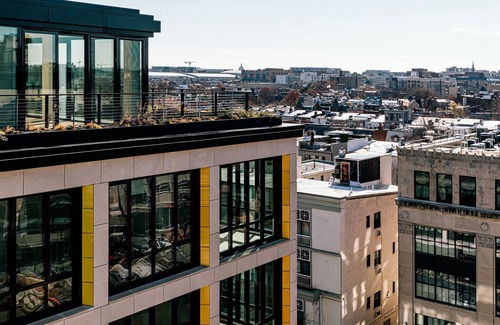 Logan Circle Maison | Liz by Black Swan - Executive ADA Stay (408)