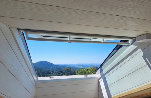 Queyrieres Chalet De Ski | Lizieux: Chalet de qualité avec vue sur les montagnes de Haute-Loire