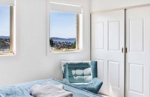 Hobart Maison | "Lizzy's Hideaway" – Close to City, Sleeps 6