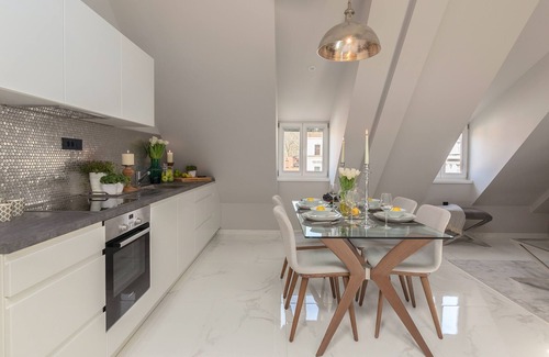 Ljubljana Old Town Appartement | Casco antiguo de Liubliana, hermoso apartamento en el último piso con ascensor