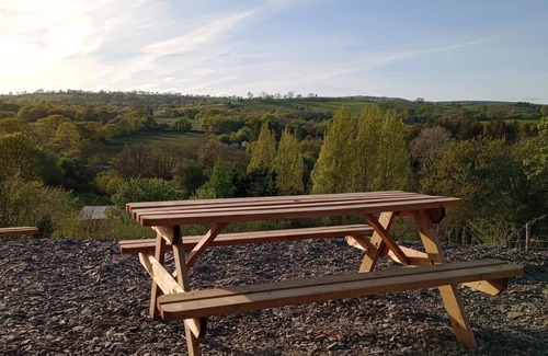 Llandovery Cabine | Llandovery - Cabin - Sleeps 2 - Parking - Garden