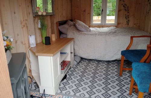 Llandovery Cabine | Tranquil Lodge Retreat in Llandovery