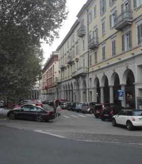 Novara Appartement | "Lo charme" a 5 minuti a piedi da Ospedale,Teatro Coccia ed Universita',a 30 minuti dai Laghi e 40 minuti da Milano