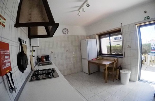 Mafra Maison | LO Surfcamp Ericeira Surf & Skate beach foz do lizandro