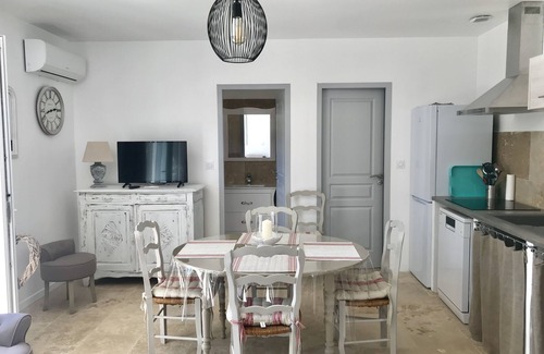 Arpaillargues-et-Aureillac Maison | Les santoline location Uzès avec piscine jacuzzi