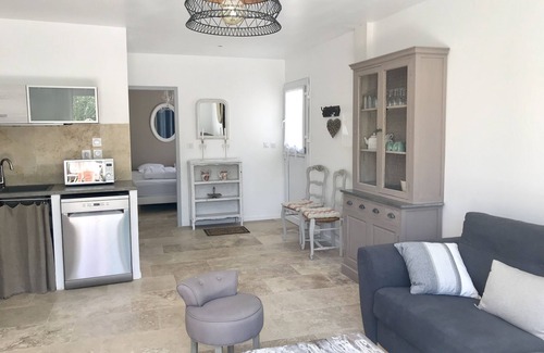 Arpaillargues-et-Aureillac Maison | Les santoline location Uzès avec piscine jacuzzi