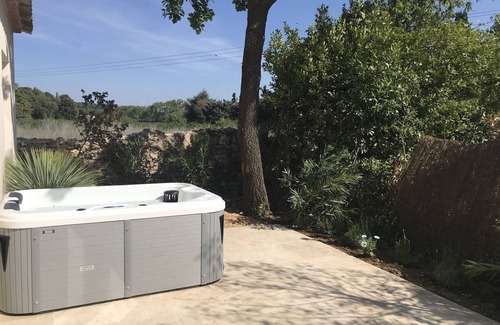 Arpaillargues-et-Aureillac Maison | Les santoline location Uzès avec piscine jacuzzi