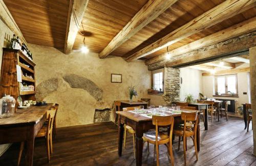 Stroppo Lit Et Petit-Déjeuner | Locanda Al Torch - Ristorante e Camere