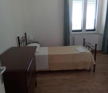 Roccamonfina Hôtel | LOCANDA DEI FOLLI