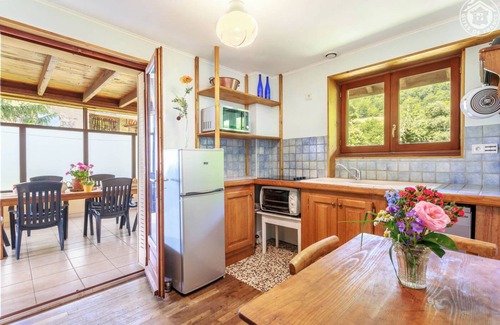 La Trinite Maison | Situé à 31km de Chambéry et à 33km d'Albertville, dans la petite vallée du Val Gelon, entre le Parc