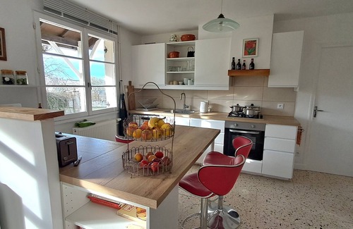 Laval Maison | Situé entre Sarlat et rocamadour, au calme avec vue, gîte de 120m² de plain pied