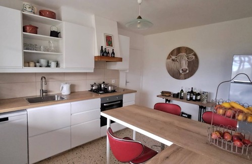 Laval Maison | Situé entre Sarlat et rocamadour, au calme avec vue, gîte de 120m² de plain pied