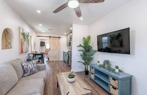 Barrio Viejo Appartement | Located downtown this 1 bedroom 1 bathroom is fully remodeled with your own dedicated electric vehicle charger .