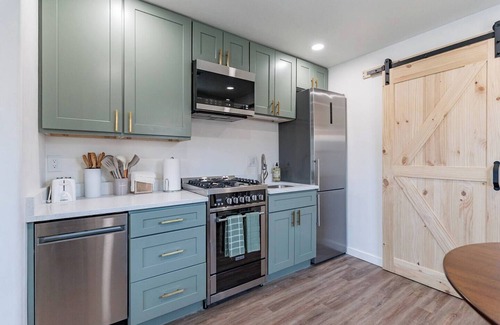 Downtown Tucson Appartement | Located downtown this 1 bedroom 1 bathroom is fully remodeled with your own dedicated electric vehicle charger .