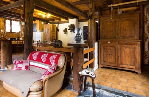 La Lechere Maison | Situé dans un hameau en pleine nature, en lisière de forêt. A 7km, Doucy station (Combelouvière) ave