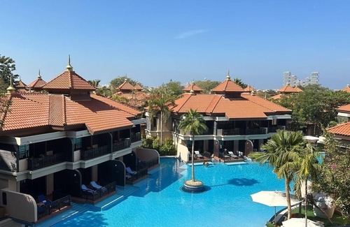 Palm Jumeirah Maison | Located in Palm Jumeirah with a stunning view of the lagoon pool