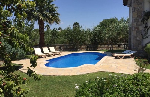 Dalyan City Center Villa | Situé dans un quartier calme, à proximité du centre-ville de Dalyan.