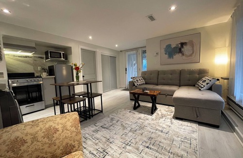 Shawnigan Lake Appartement | Located in the beautiful village of Shawnigan Lake, n