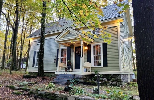 Guilderland Center Maison | Located in the beautiful Heldebergs, This is a cute little house you will love.
