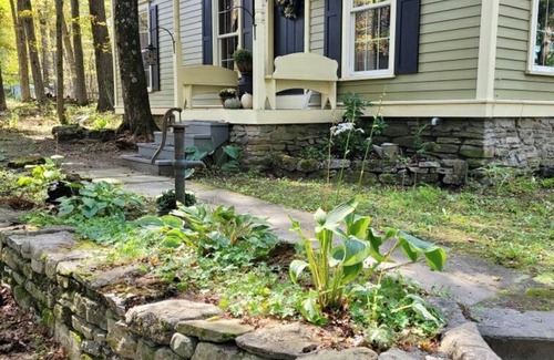 Guilderland Center Maison | Located in the beautiful Heldebergs, This is a cute little house you will love.