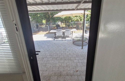 Rivervale Maison | Located in the Heart of Lathlain are cosy 3 bedrooms 1 bath suburban house