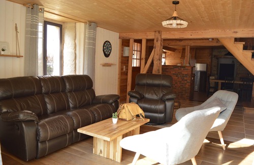 Ney Maison | Located in the heart of the Jura, close to lakes and waterfalls!