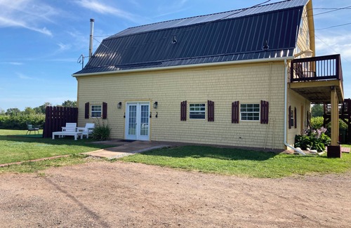 Charlottetown Maison | Located in West Royalty Charlottetown, close to shopping & restaurants.