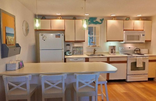 Wells Beach Copropriété | Located just steps from Wells Beach, Eastwinds 123 is perfect for your getaway.
