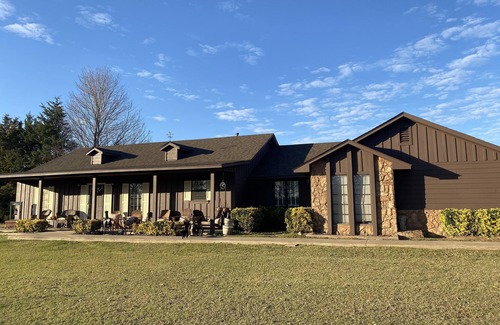 Coleman Maison | Located near the historic capitol of the Chickasaw Nation and Blue River