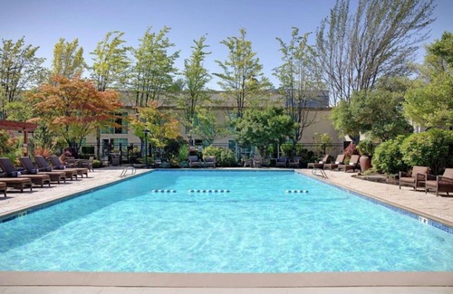 SeaTac Maison | Located next to SeaTac Airport