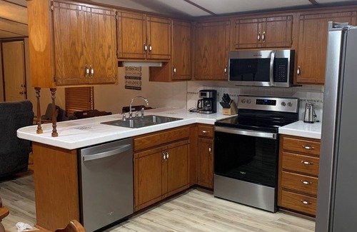 Eufaula Maison | Located on best Beach in Eufaula, 3BR 2BA, dog friendly. Sandy beach