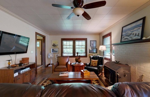 Ansted Maison | Located on the border of New River Gorge National Park and Hawks Nest State Park