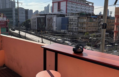 Rama 9 Appartement | Located at CBD Rama 9 convenience area. Private Room with Share bath