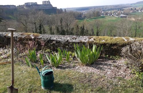 Coucy-le-Chateau-Auffrique Appartement | LOCATION à COUCY LE CHATEAU