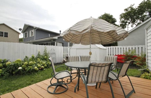 Brooklyn Maison | LOCATION! 2bd/1ba with 2 patios on Wamplers Lake.