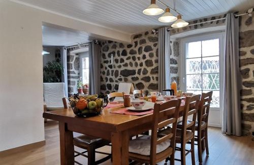 Seneujols Lit Et Petit-Déjeuner | Location au cœur du Devès, proche Puy-en-Velay et chemin de St-Jacques - FR-1-582-447