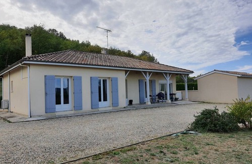 Montesquieu Maison | Location avec piscine proche d'Agen
