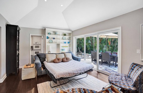 Delray Beach Maison | EMPLACEMENT! Luxury Beach House 1 pâté de maisons de la plage avec une piscine chauffée et beaucoup