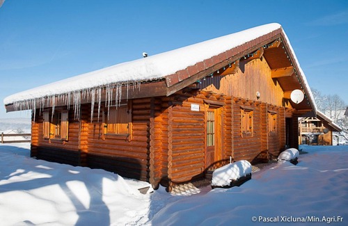 Le Latet Chalet De Ski | location chalet jura et vacances à la ferme
