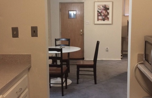 Stanton Park Appartement | Emplacement, commodité et charme de Capitol Hill Stationnement GRATUIT inclus
