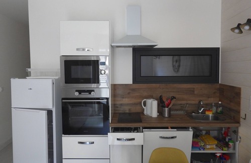 Lamalou-les-Bains Appartement | Location curiste. Appartement au rez-de-chaussé. A 2mn du centre de cure