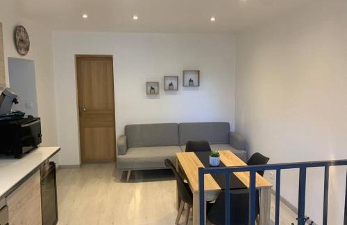 Quarante Appartement | Location de vacances à Quarante Gîte de la cave Szymczak