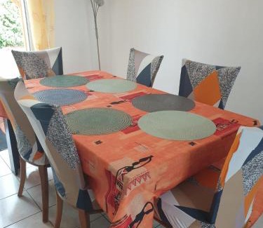 Douarnenez Maison | Location de vacances avec terrasse pour 6 pers, à 2 mn des plages, centre ville et commodités