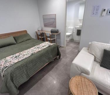 Manly Appartement | Location, location, location - modern studio