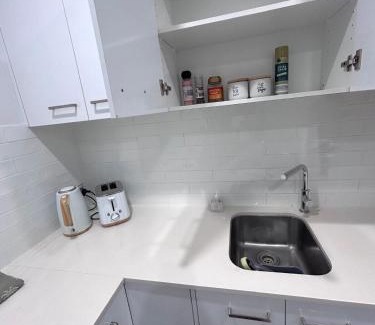 Manly Appartement | Location, location, location - modern studio