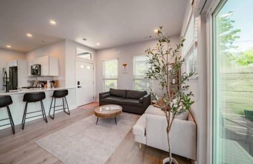 Detroit - Shoreway Maison | Location Modern Ohio City Luxury 2 King Beds