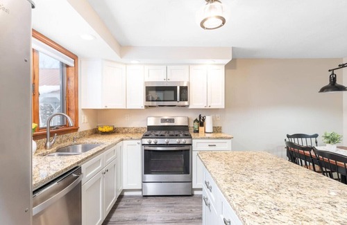 Intervale Maison | Location, pool, games, king bed!
