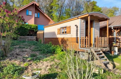 Waldighofen Chalet De Ski | location type gîte, chambre d'hôte, meublé de tourisme dans joli petit chalet typique et ou jolie roulotte type bohème