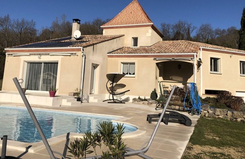 Laroque-Timbaut Maison | Location Villa spacieuse avec piscine privée sur propriété isolée de 6 000 m2...